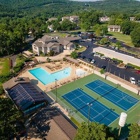 Elegant Lakeside Retreat In Branson Exterior photo