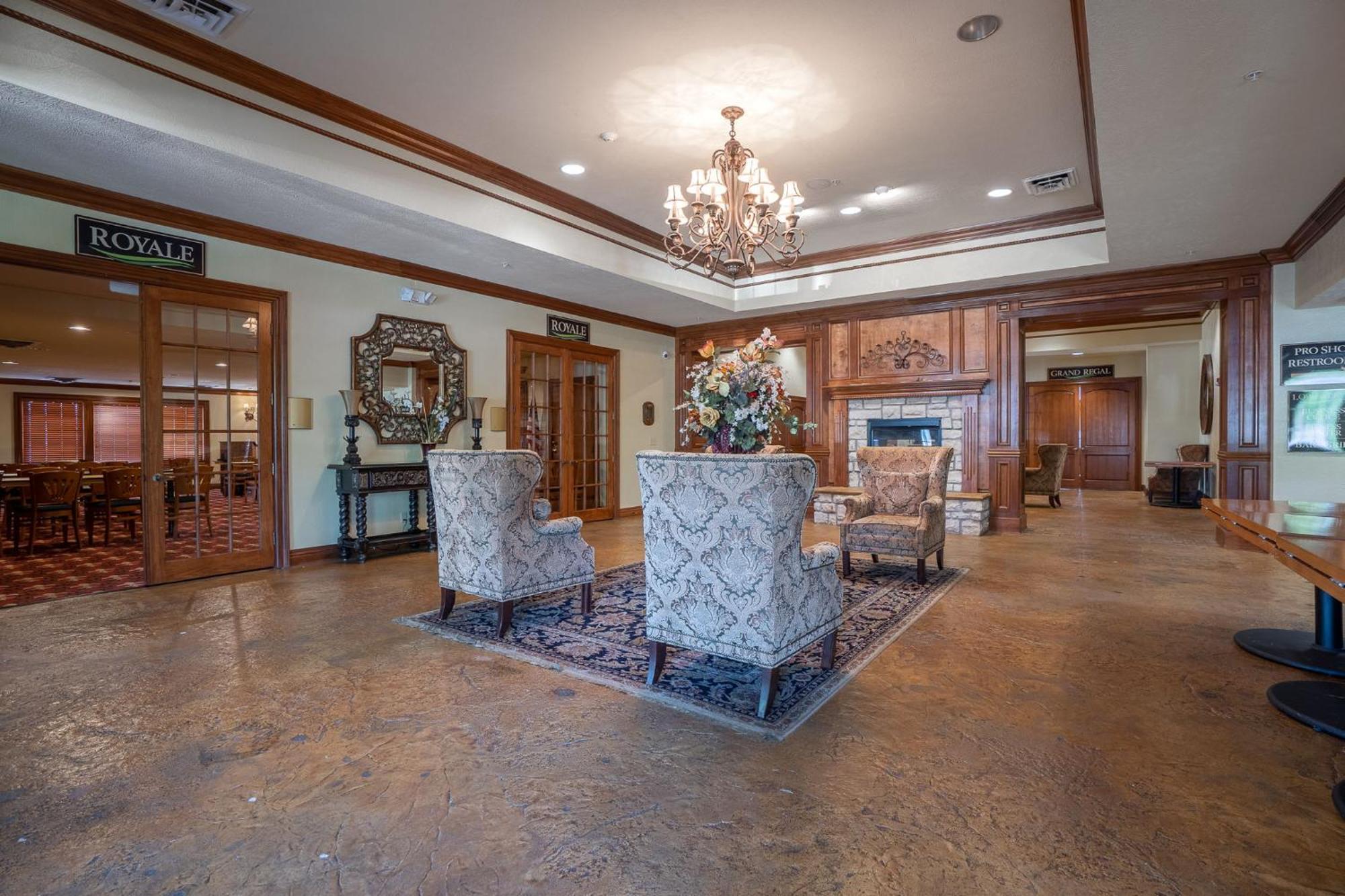 Elegant Lakeside Retreat In Branson Exterior photo